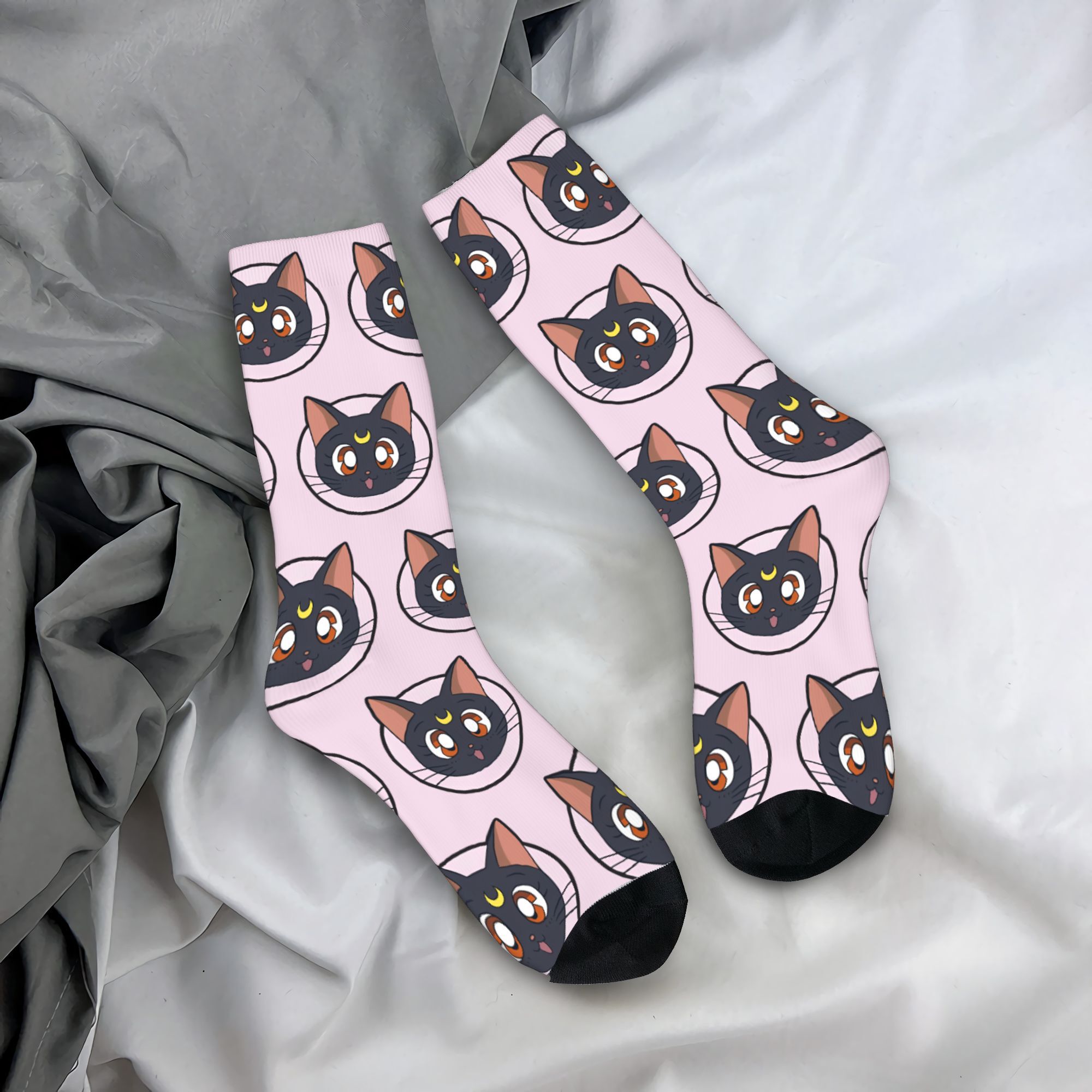 Trendy Unisex Crew Socks Sailo - Anime Merchandise Dress 评论和价格